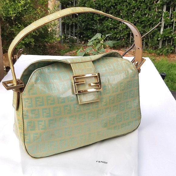 Absolutely Gorgeous Fendi Zucchino FF y2k small mama Baguette purse - Picture 6 of 16